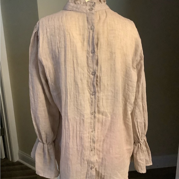 Once Upon a Time A Dream
Size M Long Sleeve Blouse - Picture 6 of 6